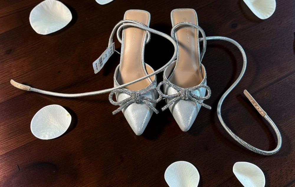 BCBGeneration Silver lldy Rhinestone Dress Sandals Sz 8.5 Rhinestone Bow Heels